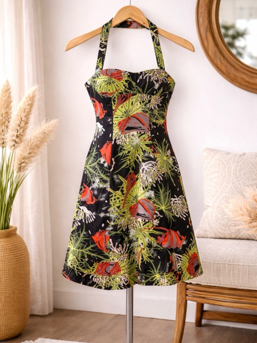 Tropical Print Halter dress sleeveless Small 6 Spring Summer Nanette Lepore